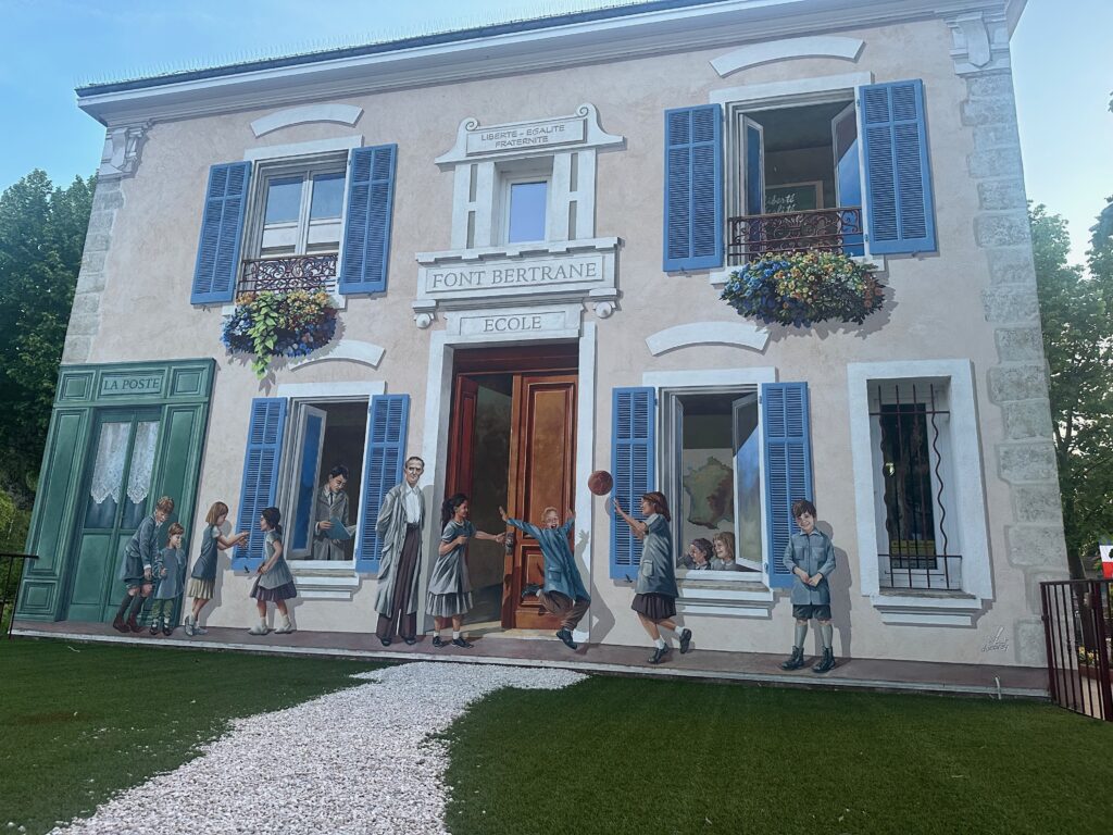 Mural in Villeneuve-Loubet